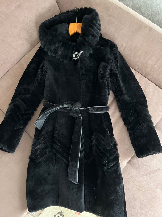 Шубка з норковими вставками