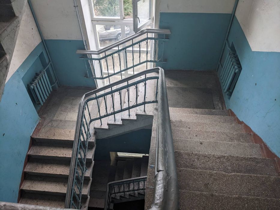 3-к .велика сталінка низ пр.Мазепи