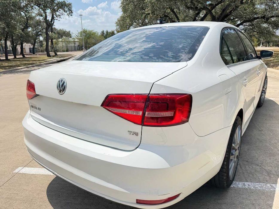 Volkswagen Jetta      2015