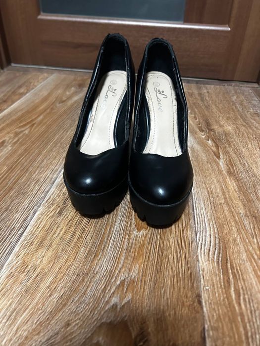 Чорні підбори.