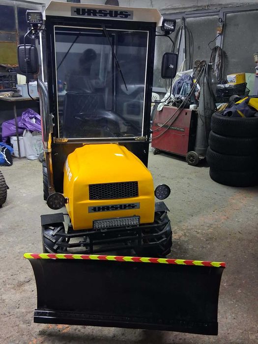 Traktorek z osprzętem