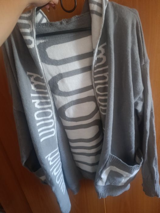 Продам теплу кофту,кардиган