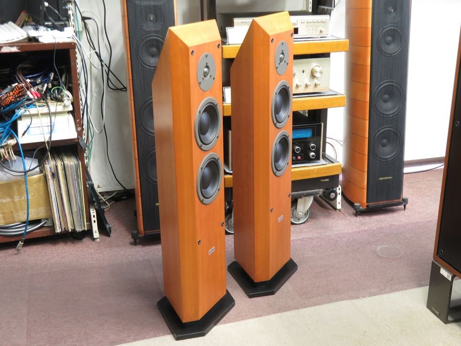 Colunas Dynaudio Facette c/ novas para audiófilos exigentes