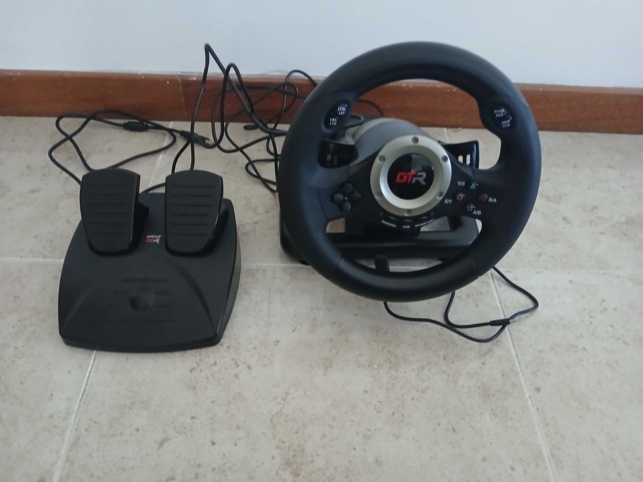 Volante e pedais ps4