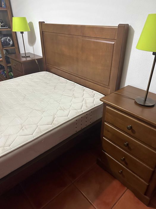 Cama, Colchão e Secretária