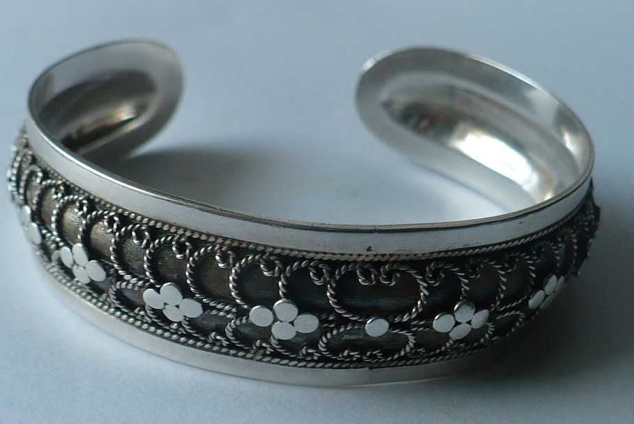 bransoletka srebrna typu bangla