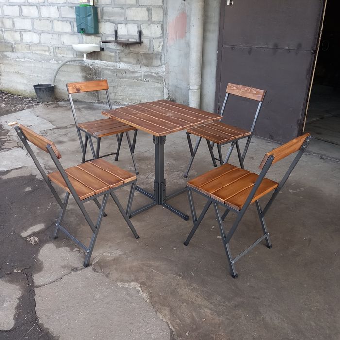 набор стол 4 стула .