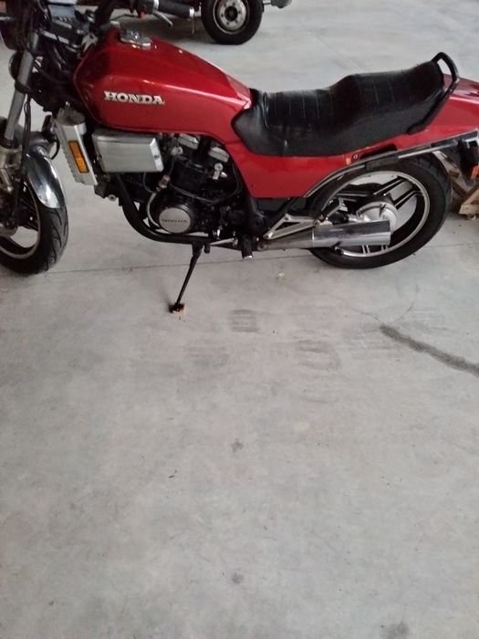Honda VF sabre 750 de 1984 em bom estado