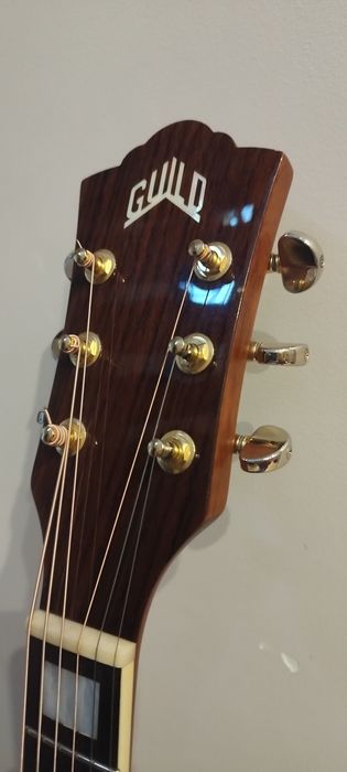 Gitara elektroakustyczna Guild GAD F-150R CENAT hard case Fishman