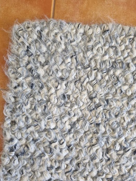 Tapete preto e branco.  tamanho 170x240. Black and white carpet.