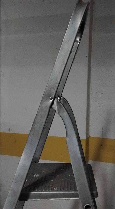 Escadote de 5 degraus