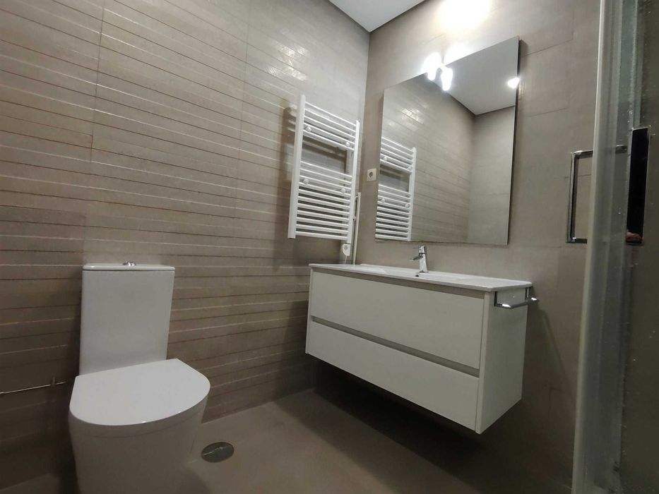 T2 Aldoar Garagem Fechada Renovado