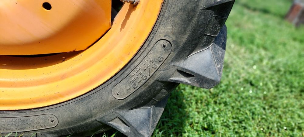 Японський мінітрактор Hinomoto e23  23сили