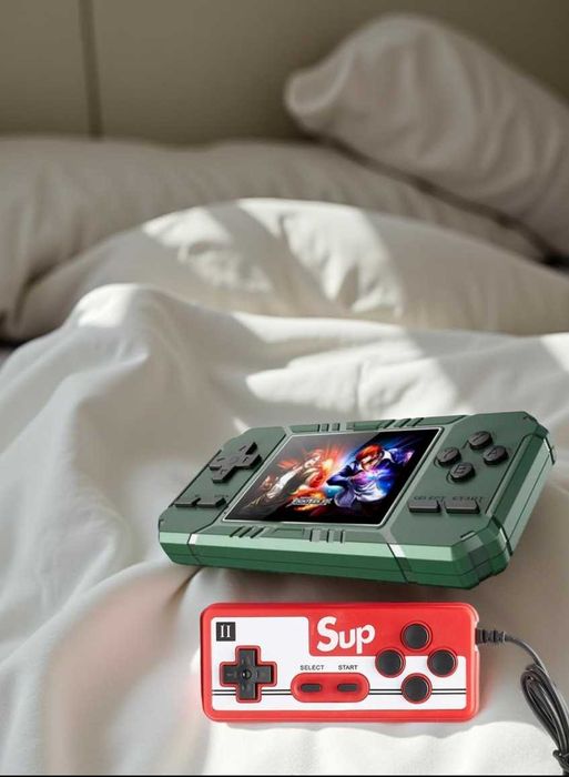 Портативна ретро консоль з джойстиком для дитини