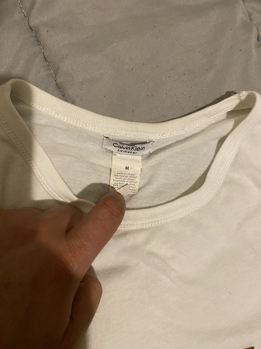 Tshirt Calvin klein em bom estado