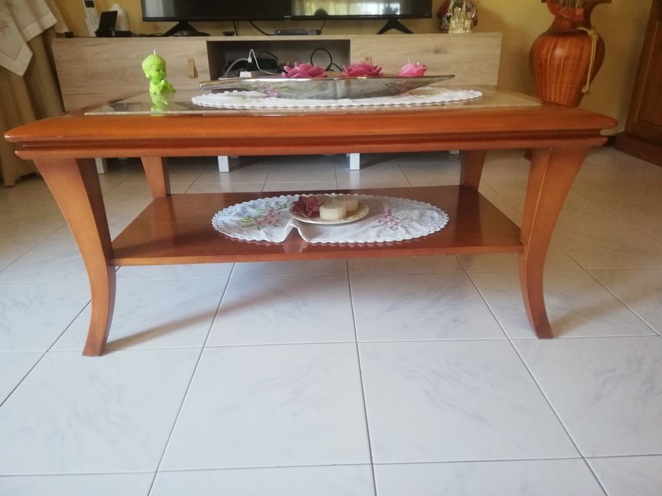 Mesa de centro com pedra
