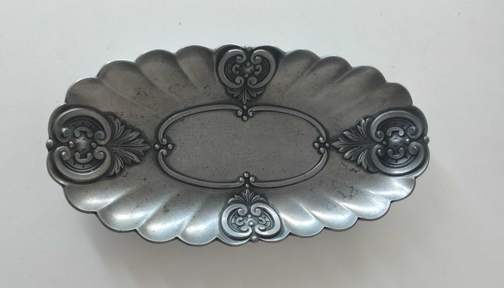 Elegant tinware centerpiece/center table, 95% artistic tin, with four legs