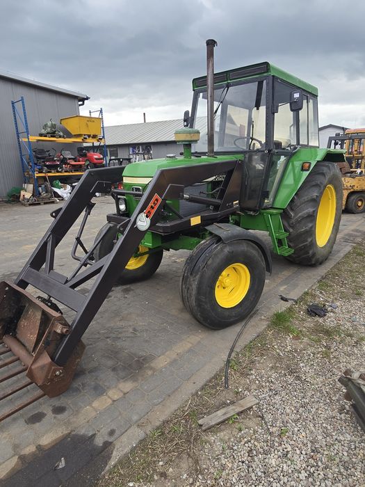 Ciągnik roniczy John Deere2140 z turem