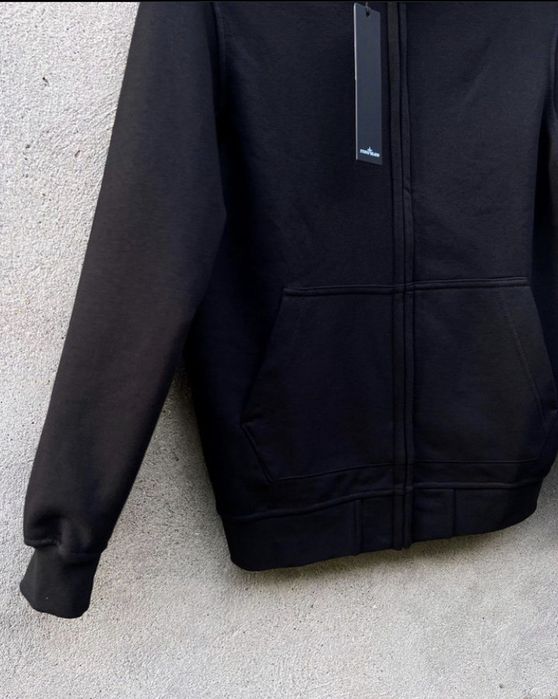 Зіпка “Stone island“