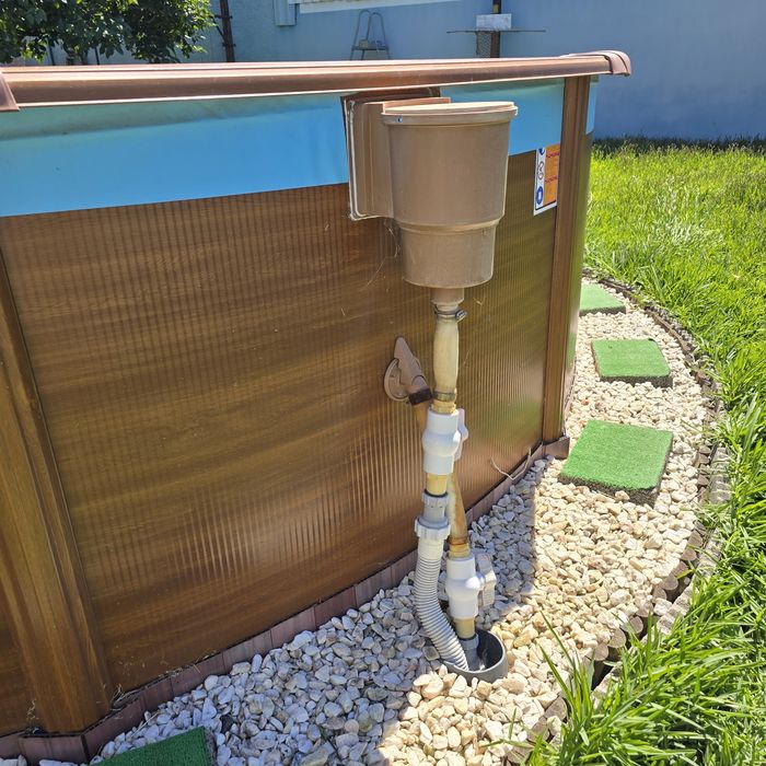 Piscina Gré com lona como nova