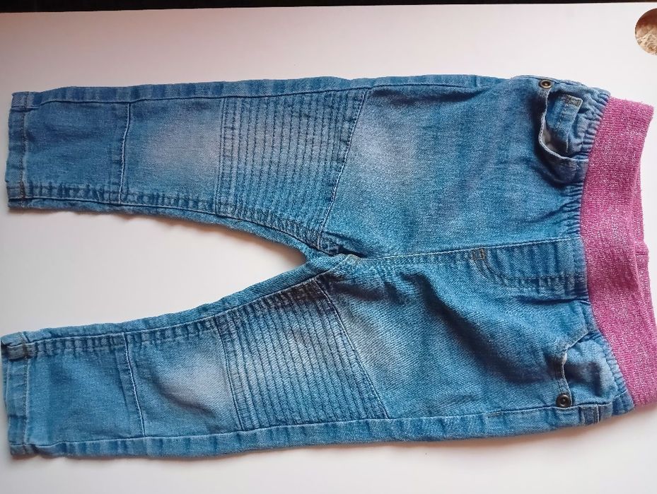 Spodnie na gumce dla dziewczynki rozmiar 92