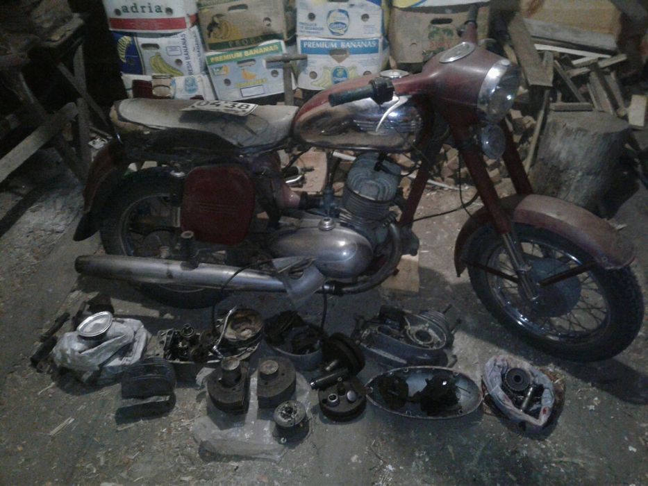 Ось передняя задняя Ява Иж