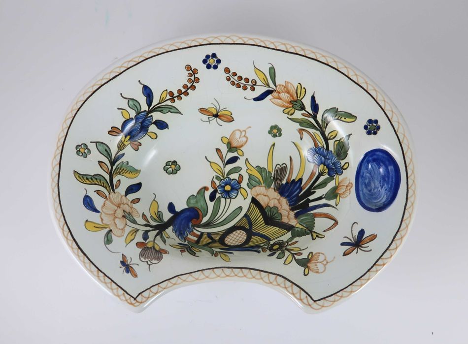 Bacia de barbeiro em faiança