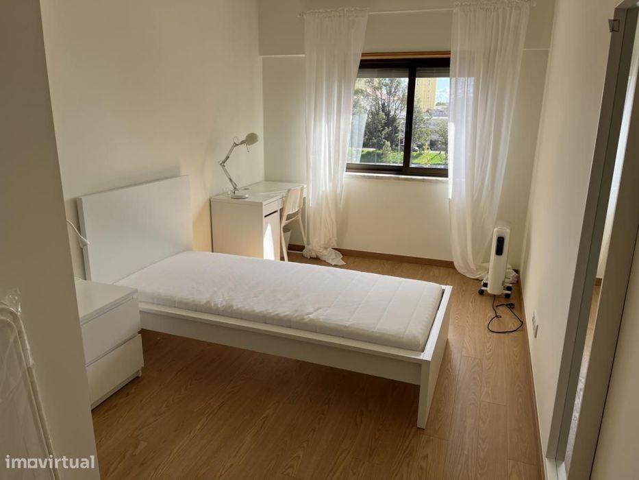 Quarto - localizado em Penha de França Lisbon