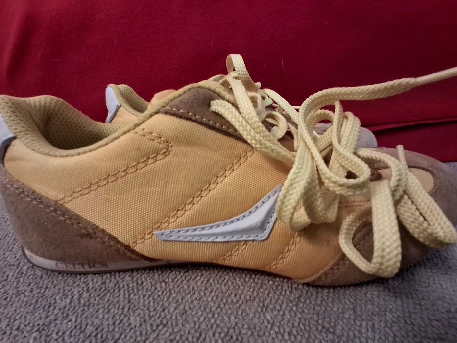 Marca de calçados esportivos oficialment