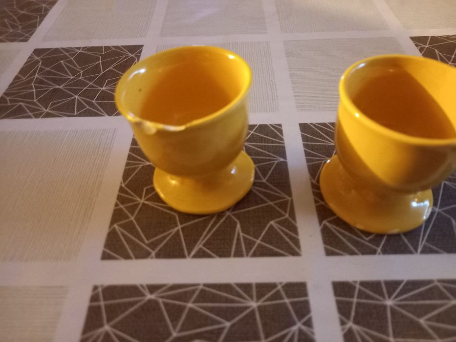 Sprzedam porcelanowe podstawki do jajek