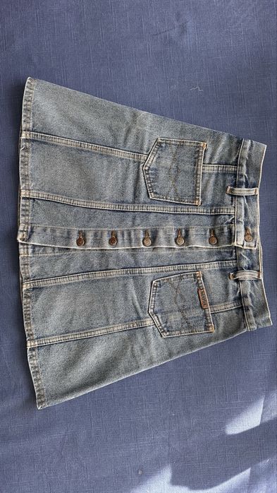 спідниці: джинсова/міні у кліточку/класичні чорні