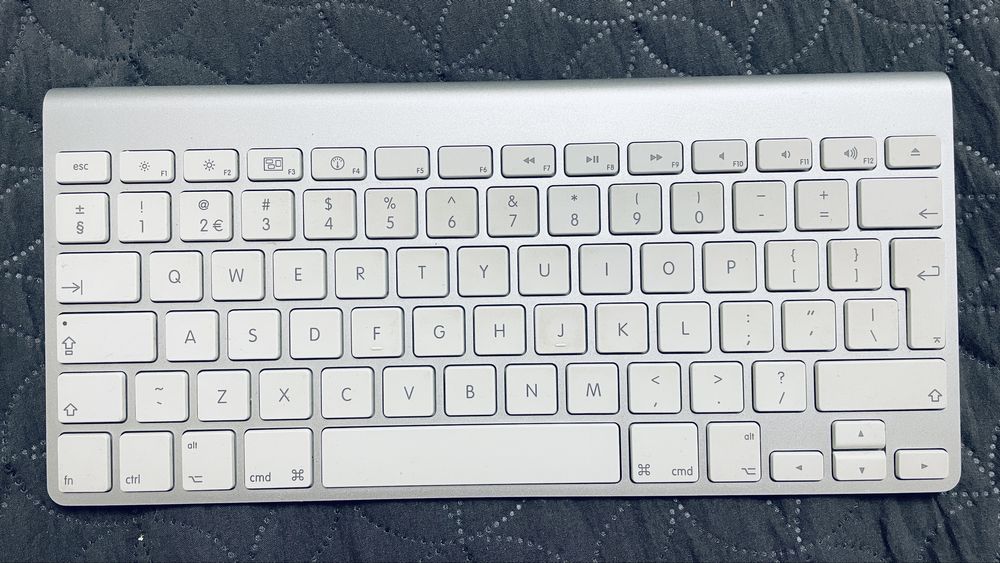 Apple Wireless Keyboard A1314, стан 4/10