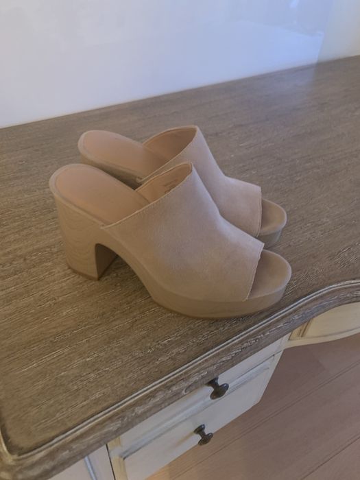 Sandalias em camurça  Zara