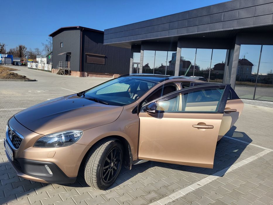 Volvo v40 Crooss country