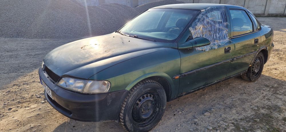 Опель вектра В бензин на запчасті або цілком