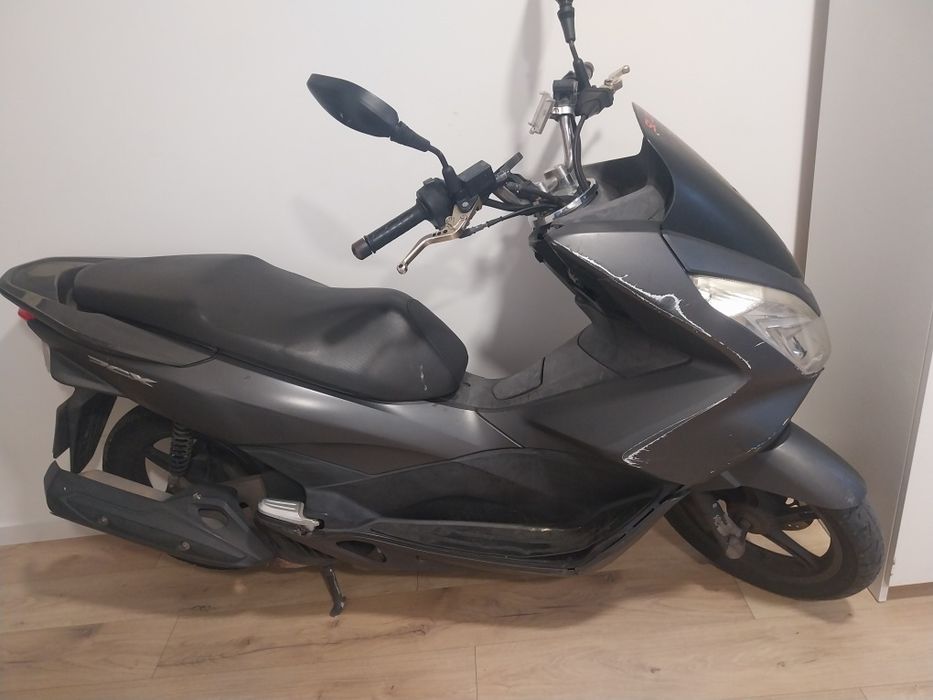 Troco por carro ou carrinha fechada