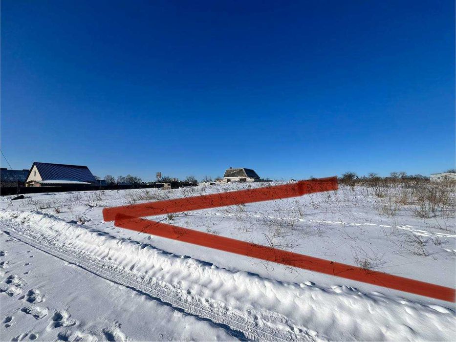 Продам земельну ділянку в Старому Білоусі напроти школи!