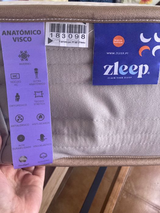Cama em pinho com Colchão