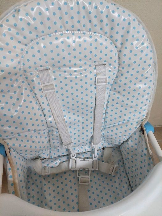 Cadeira de refeições criança