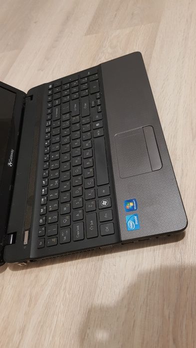 Ноутбук Gateway NV57H77u. 15.6", 8Gb DDR3, 500 Gb HDD, HDMI, вебкамера