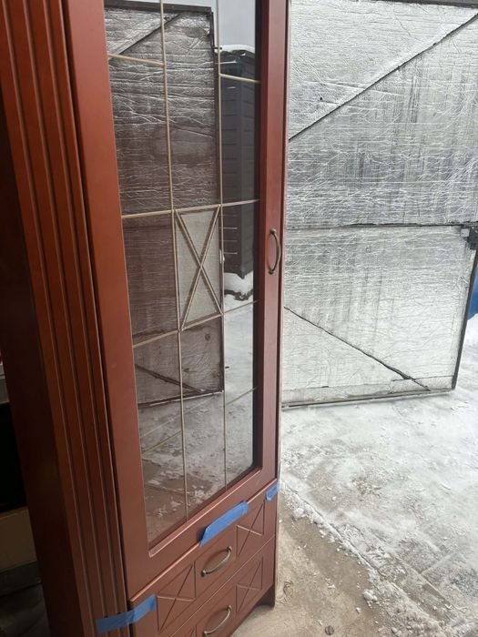 Witryna z podświetleniem kolonialna