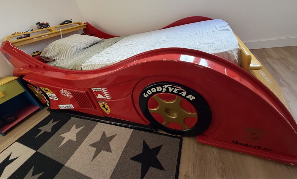 Cama de criança carro Ferrari