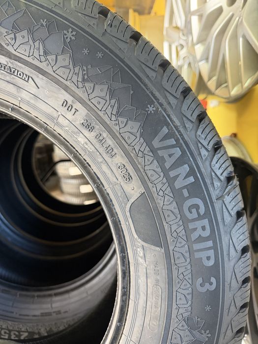 Opony zimowe 235/65R16C 115/113R Semperit Van-Grip 3 | 2025 | Nowe