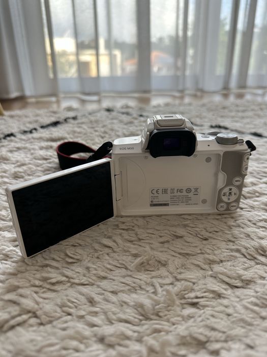 Máquina fotográfica Canon EOS M50