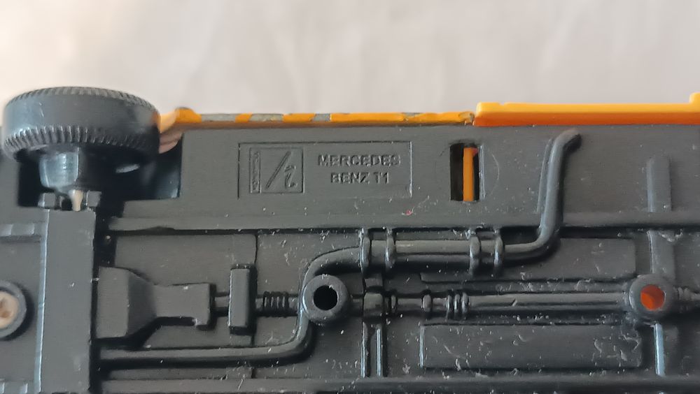 Mercedes Benz . Camião de Reboque. 12 cm