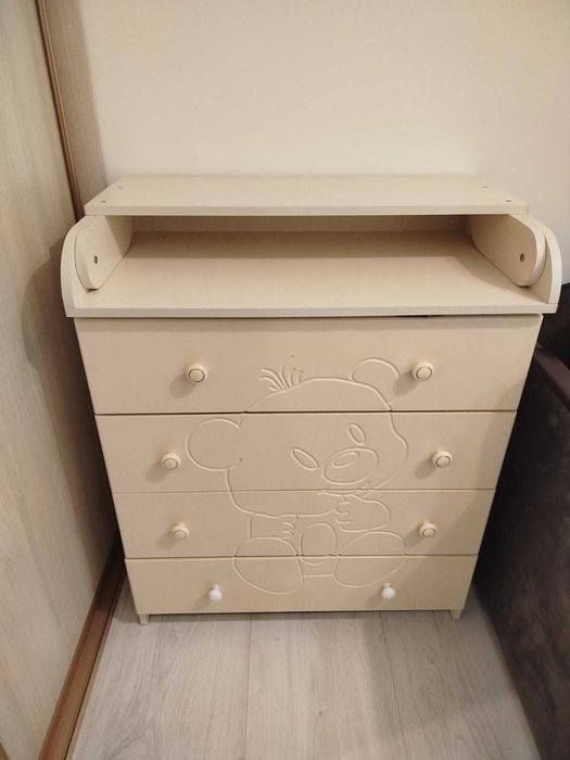 Пелинальний столик - комод