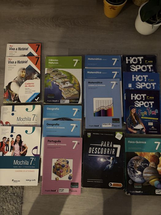 Vendo manuais e cadernos de atividade do 7 ano