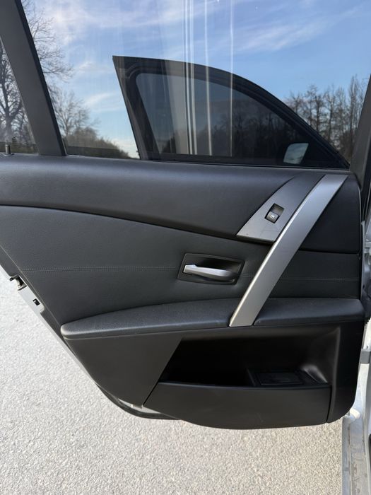 Продам БМВ Е61 525i