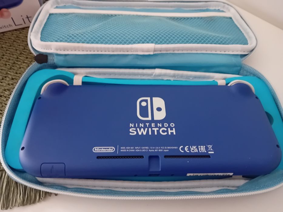 Nintendo Switch Lite mais estojo de transporte