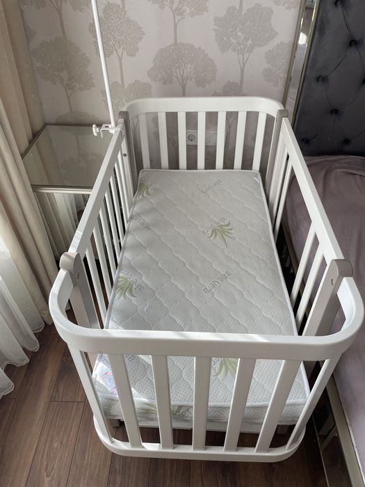 Детская кроватка Верес Монако с маятником